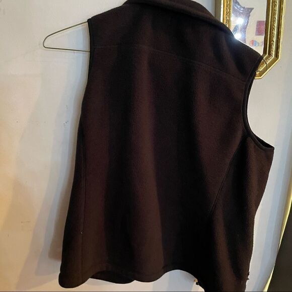 Vineyard Vines Westerly Vest - Picture 4 of 4